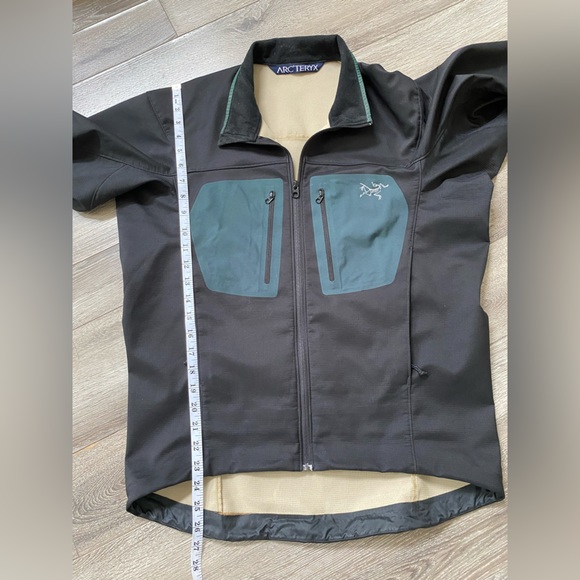 ARC'TERYX EPSILON-AR
JACKET BONDED POLYESTER SOFTSHELL BLACK MENS - Picture 7 of 9